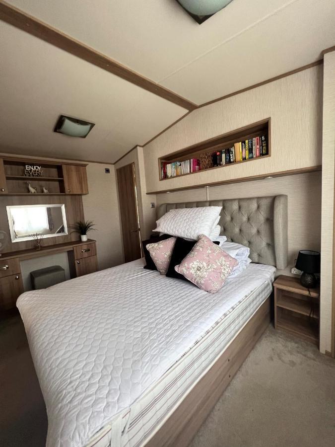 Belton with Browston Norfolk Caravan Staycation Pet Friendly מראה חיצוני תמונה